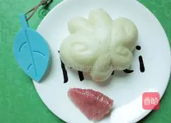 Illustration of how to make butterfly rolls 18