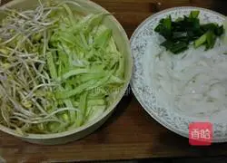 Illustration of how to make fried rice noodles 1