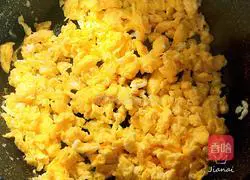 Illustration of how to make leek, shrimp skin and fungus box 7