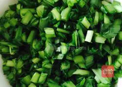 Illustration of how to make chive flower rolls 3