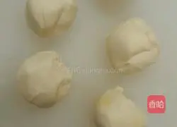 Illustration of how to make rose-shaped and butterfly-shaped flower rolls 11