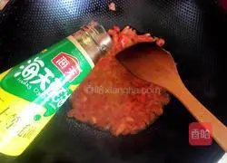 Illustration of how to make minced pork rice noodles 3