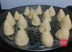 Illustration of how to make corn steamed buns 4