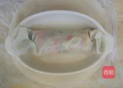 Illustration of how to make vegetarian spring rolls 13