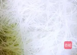 Illustration of how to make spicy rice noodles in sparerib soup 3