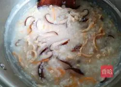 Illustration of how to make mushroom and chicken porridge 4