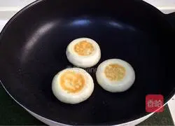 Illustration of how to make brown sugar small pot helmet 16