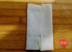 Illustration of how to make bean paste spring rolls 5