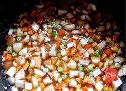 Illustration of how to make bone soup braised rice 5