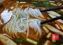 Illustration of how to make Caoya Crossing the Bridge Rice Noodles 7