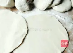 Illustration of how to make the Little Bear Frying Pan Version of Chive Box 10