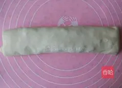 Illustration of how to make sesame and scallion flower rolls 8