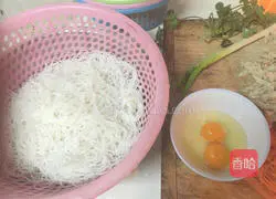 Illustration of how to make fried rice noodles with carrots 2