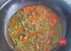 Illustration of how to make braised beans and noodles 4