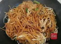 Illustration of braised beans and potato noodles 9