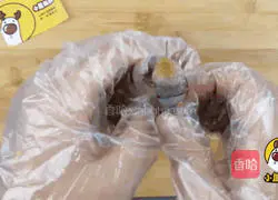 Fresh baby cabbage and shrimp porridge with low fat and easy digestion for 10-month-old babies [Xiaolu Youxian] Illustration of how to do it 5