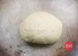 Illustration of how to make golden steamed buns 4