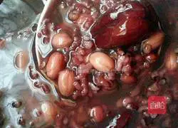 Illustration of how to make blood-tonifying porridge 4