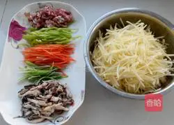Illustration of how to make potato shredded burritos 4