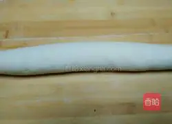 Illustration of how to make Laoganma's flower rolls 11