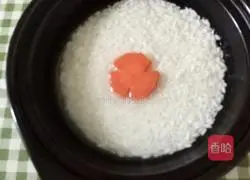 Illustration of how to make sausage claypot rice 2