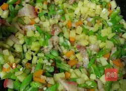 Illustration of how to make braised noodles with green beans and tripe 9