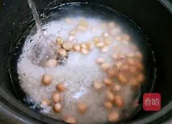 Illustration of how to make peanut rice porridge 3