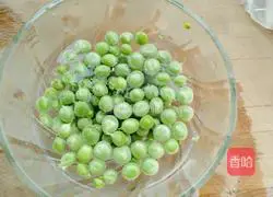 Illustration of how to make dried shrimp and egg casserole porridge 2