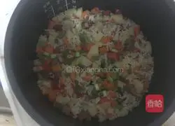 Illustration of how to make stewed rice with potatoes, carrots and bacon 19