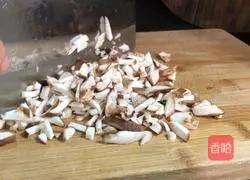 Illustration of how to make wolfberry and shrimp skin porridge 5