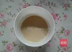 Illustration of how to make hot noodle corn cake 5