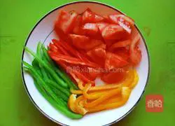 Illustration of how to make tomato and chicken baked rice 2