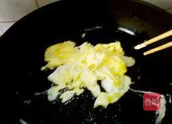 Illustration of how to make fried tomato and egg rice bowl 3