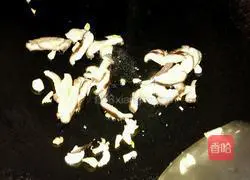 Illustration of how to make mushroom rice noodles 3