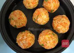 Illustration of how to make vegetable and meat floss rice balls 9