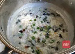 Illustration of how to make preserved egg and lean meat porridge 13