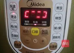 Double-meter lotus seed and pork ribs porridge (baby food supplement) Practice illustration 7