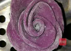 Illustration of how to make purple sweet potato rolls 3