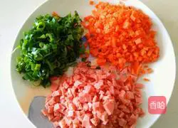 Illustration of how to make chives and ham rolls 6