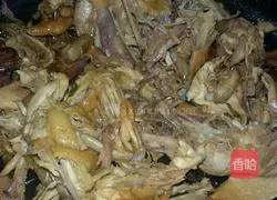 Illustration of how to make baked chicken in lazy rice cooker 5