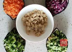 Illustration of how to make vegetable rice balls 1