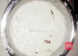 Illustration of how to make red date hair cake 7