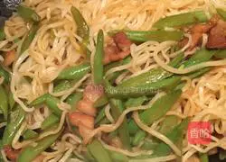 Illustration of braised noodles 9