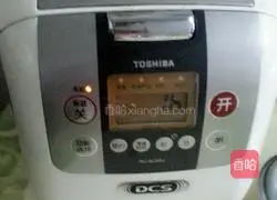 Illustration of how to make colorful braised rice 5 