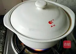 Illustration of how to make spareribs clay pot rice 5