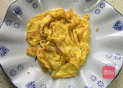 Illustration of how to make fried rice noodles with eggs 2