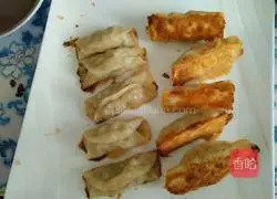 Illustration of how to make homemade pot stickers 11