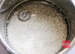 Illustration of how to make rice and pumpkin porridge 4