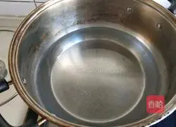 Illustration of how to make preserved egg and lean meat porridge 6