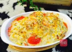 Illustration of how to make shrimp, bacon and cheese baked rice 11